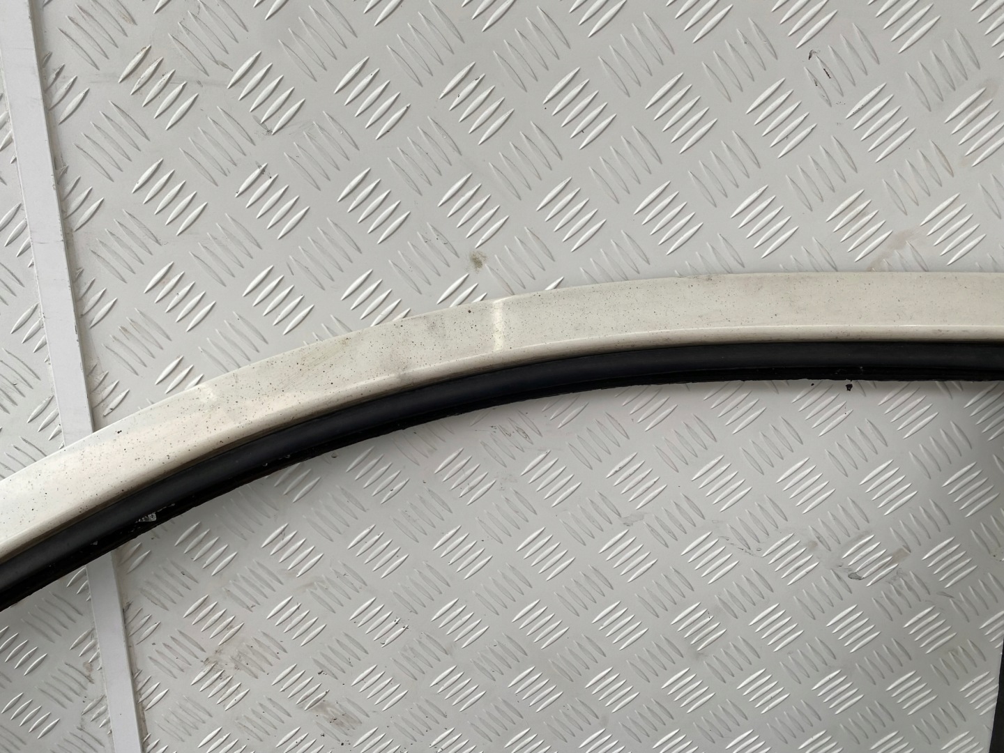 MERCEDES VITO W639 03-14 door front left front BIALE original
