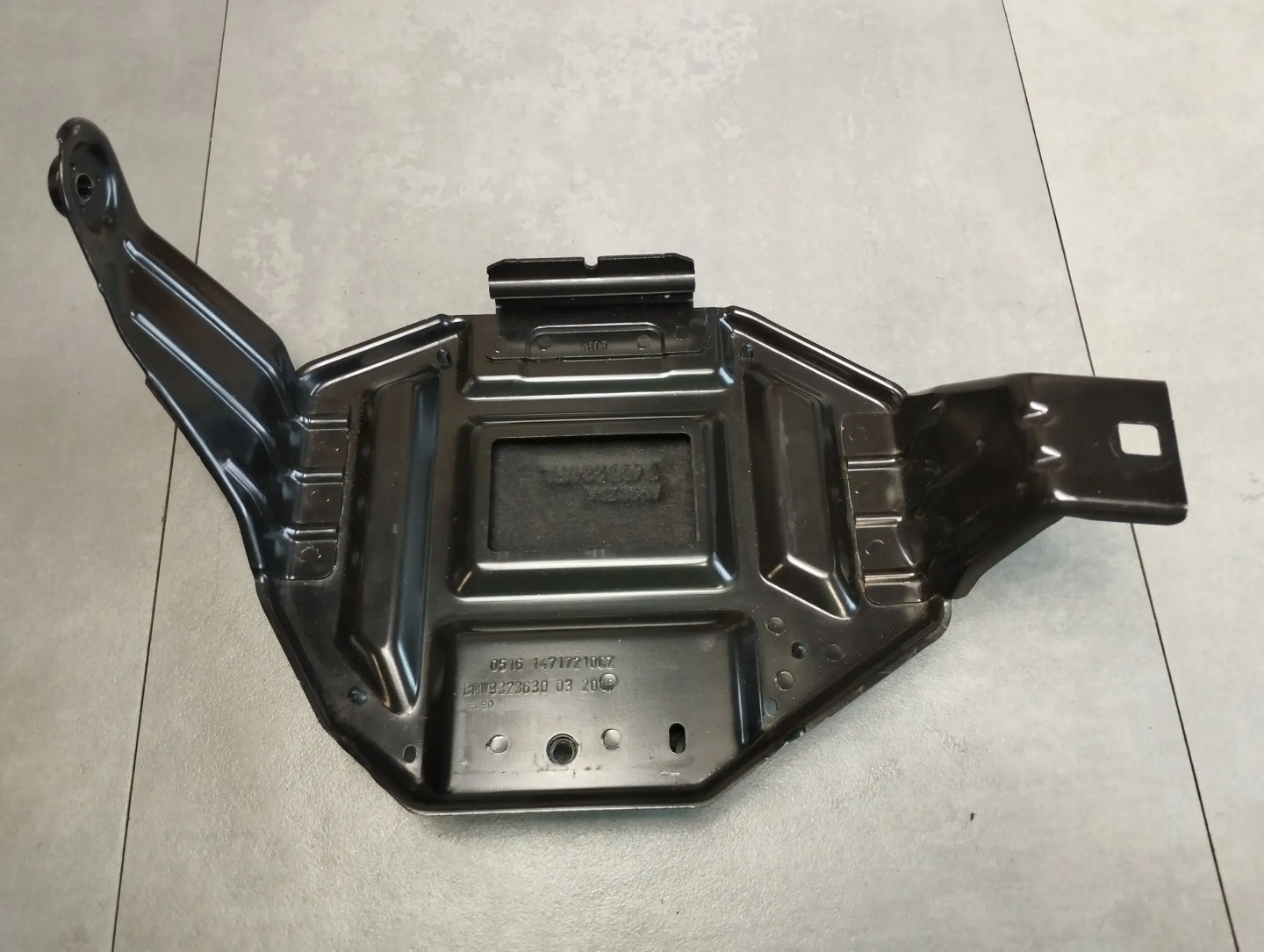 BMW 7 G11 Console pour batterie 9323630