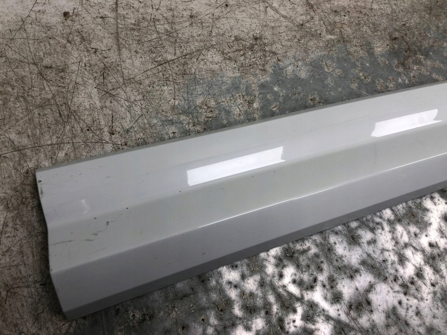 moulding door right front AUDI Q2 S-LINE 81A853960A