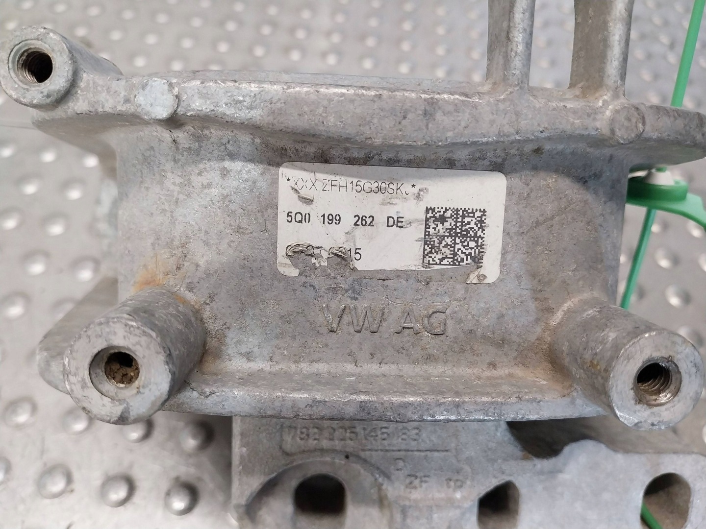holder engine mount 5Q0199262DE AUDI A3 8V GOLF VII OCTAVIA III 1.6 TDI