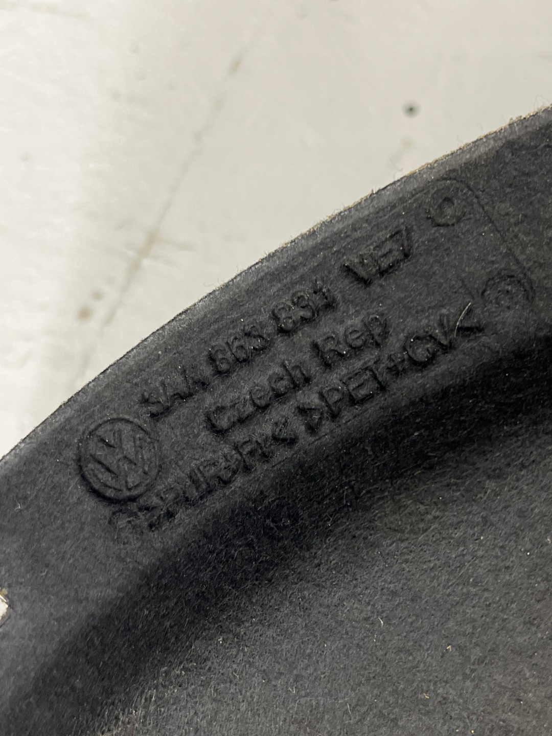 Insonorisation PODBITKA du capot 3AA863831 VW PASSAT B7 3AA Original