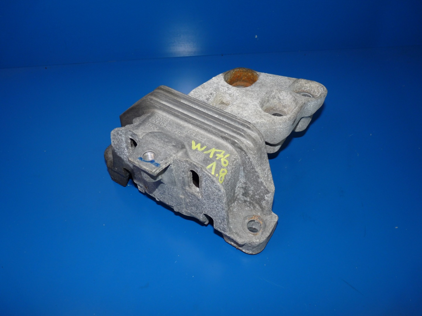 MERCEDES A W176 B W246 CLA W117 1.8 CDI engine mount holder