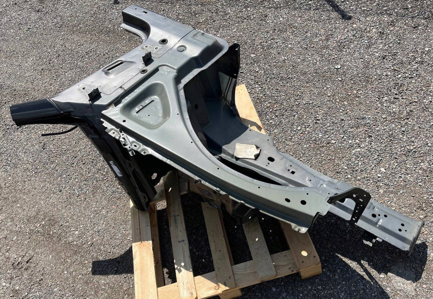 quarter front quarter fartuch left Dodge Challenger 2015