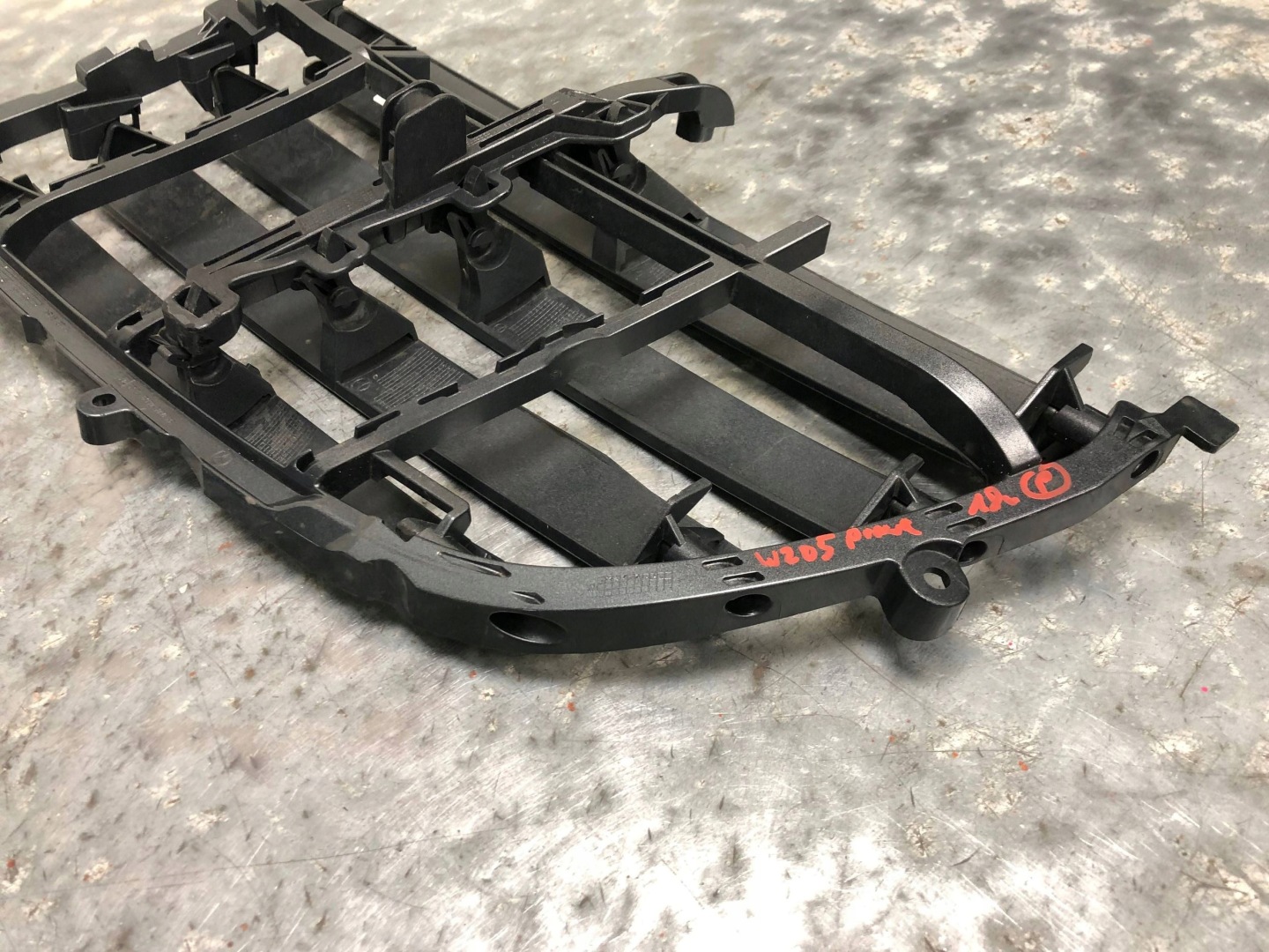 grid blinds GRILLA right MERCEDES W205 A2058880219