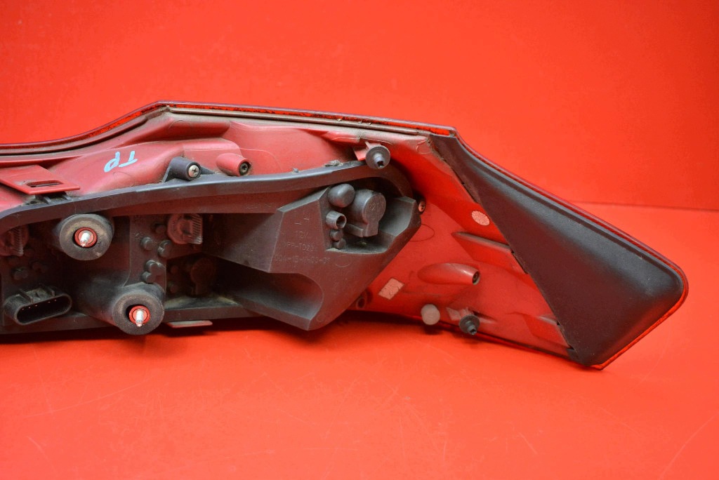 light left rear part rear 13226856 OPEL INSIGNIA A KOMBI 08-14