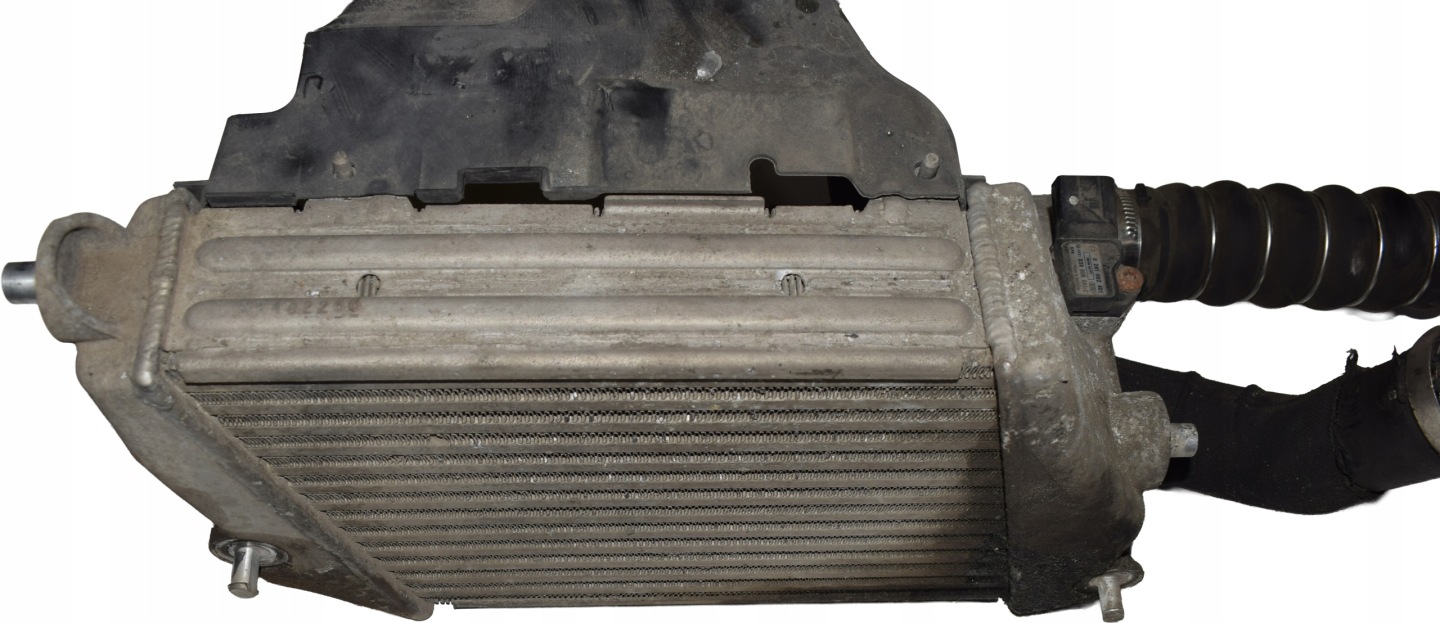 AUDI A8 D3 LIFT 4.2 TDI chladič intercoolera levá 4E0145805K přívod