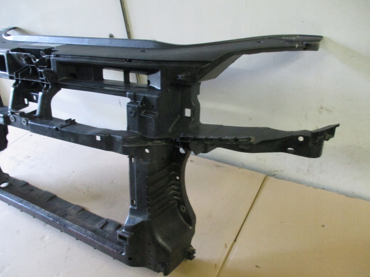 front body wall VW Golf 5 V plus 5M0805588D