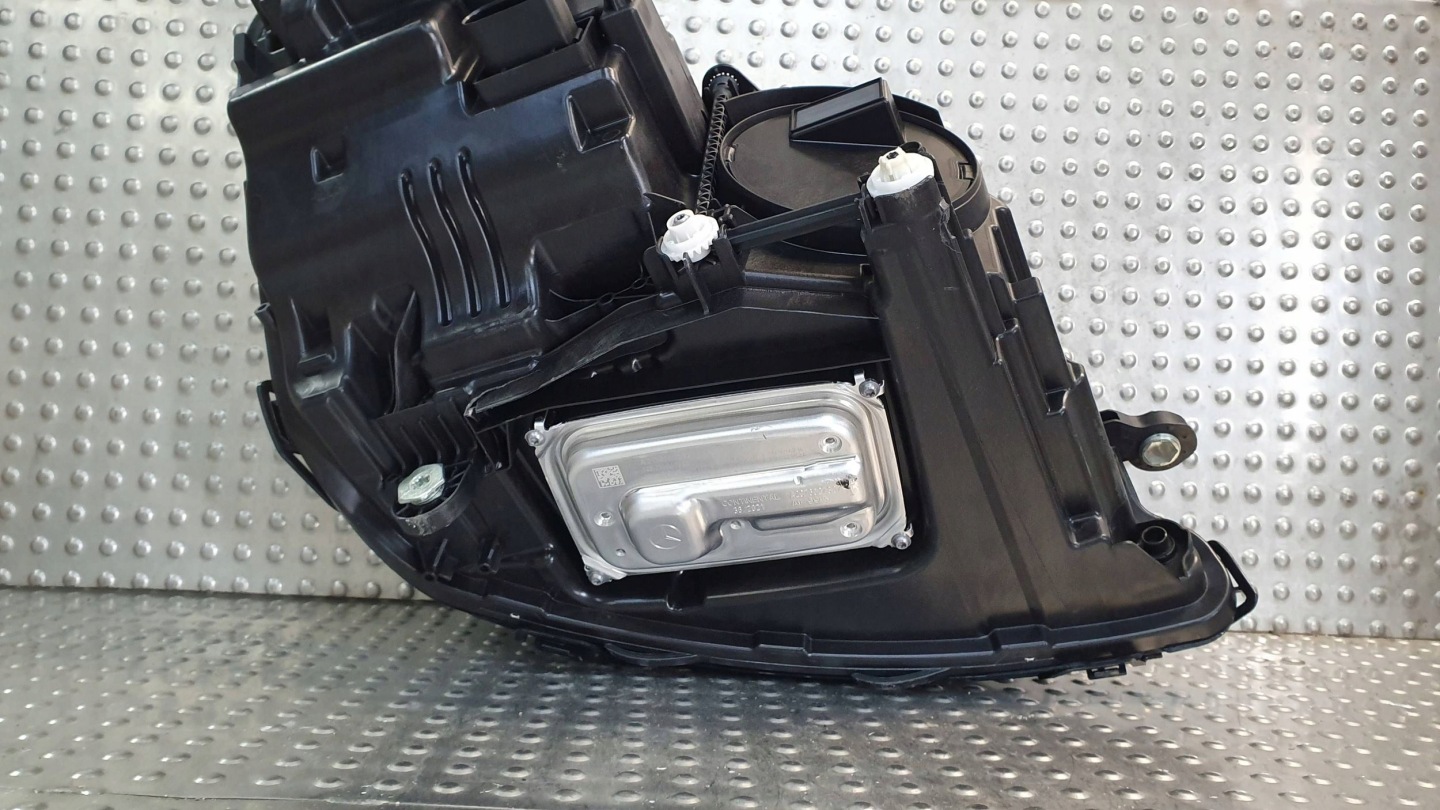 light front left MERCEDES E-KLASA W213 LIFT 20- A2139067509