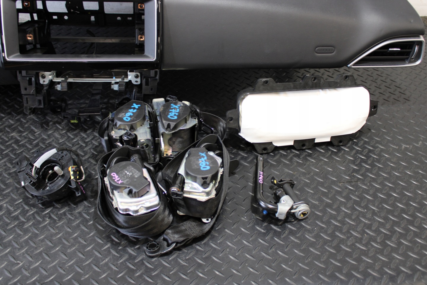 dashboard console airbag airbags JAGUAR XE X760