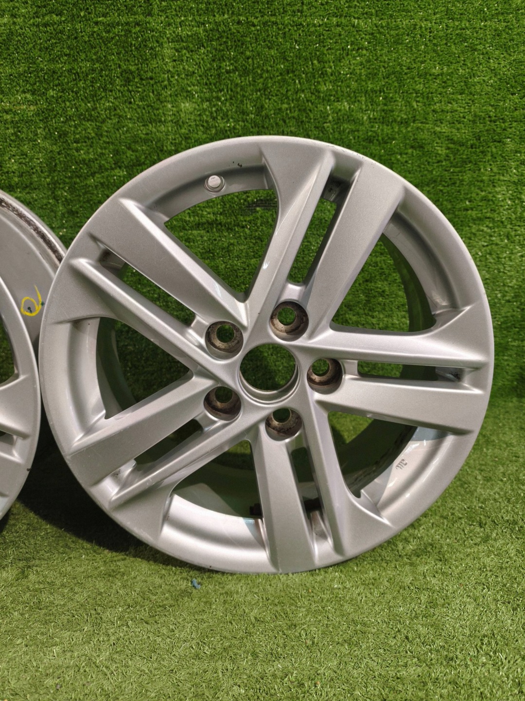 disk TOYOTA AURIS 16" x 7J ET 40 NR.402