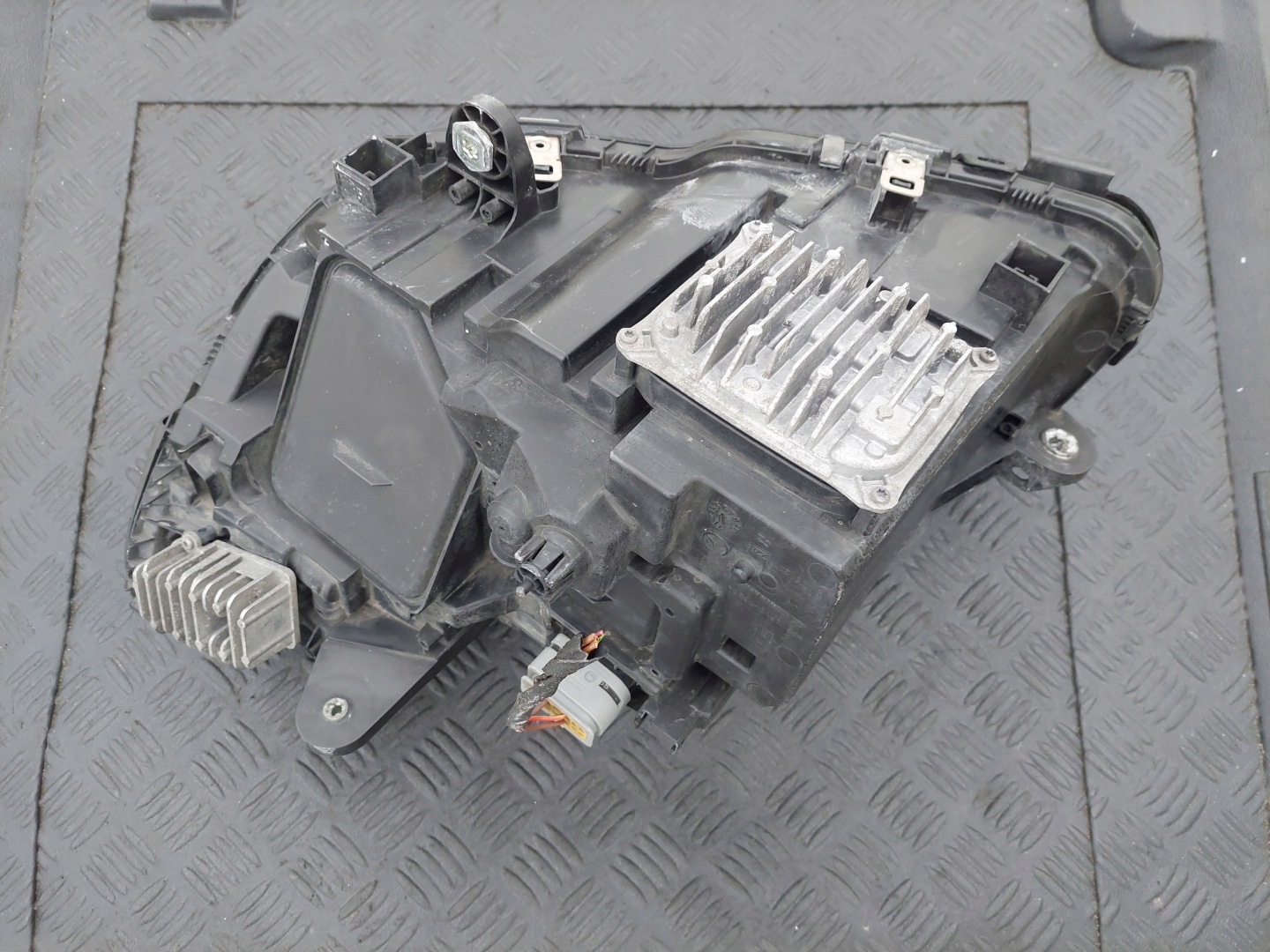 light front front left A2059062704 right A2059062804 LED MERCEDES C W205