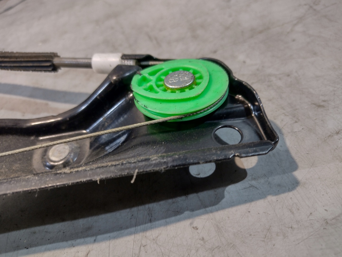 window regulator left front BMW E90 7060265S