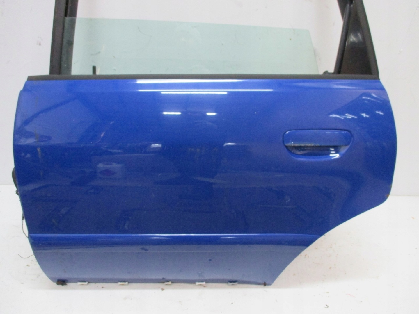 TÜR LINKS HINTEN AUDI A4 8D9