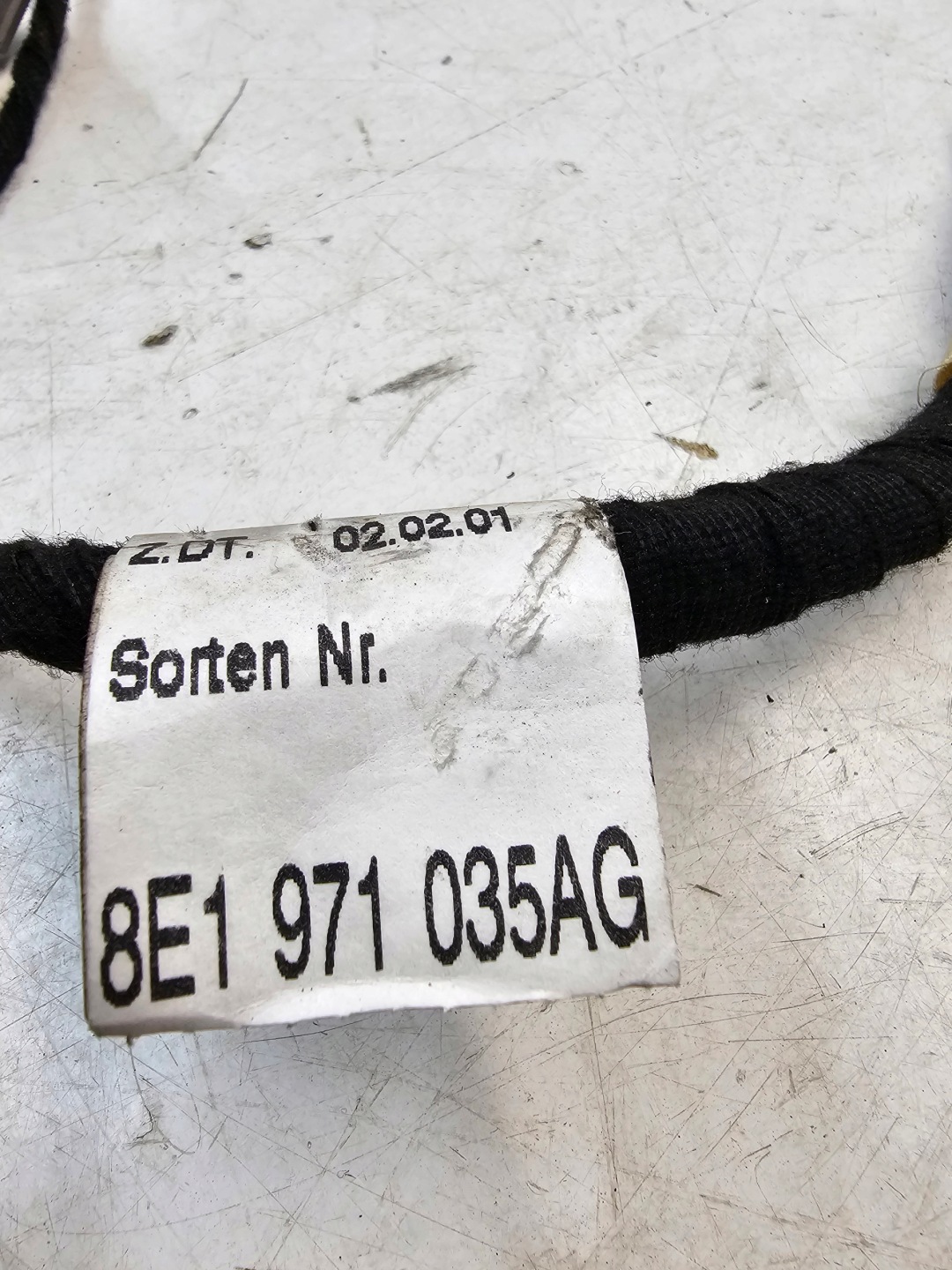 bundle handle BOCZKA door left front AUDI A4 B6 B7 8E1971035AG