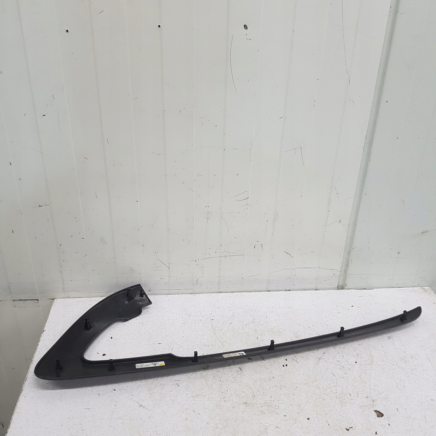 moulding door left front AUDI A3 8P 8P3867409A