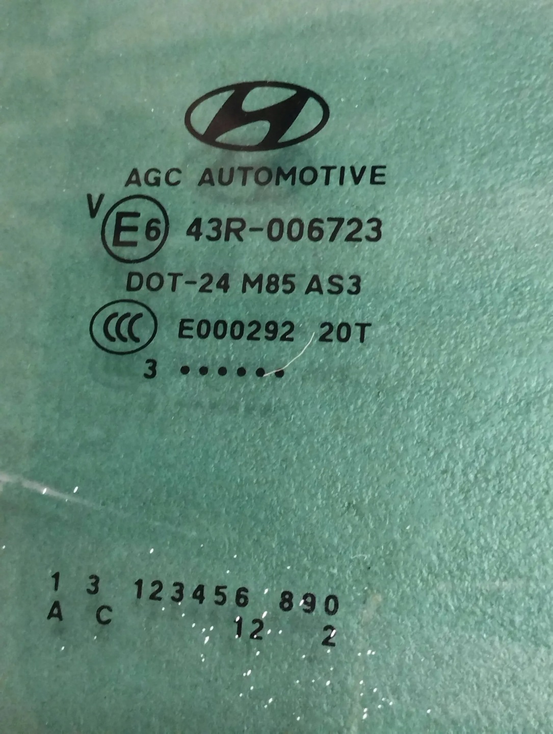 Hyundai ix35 2013 window door right rear part