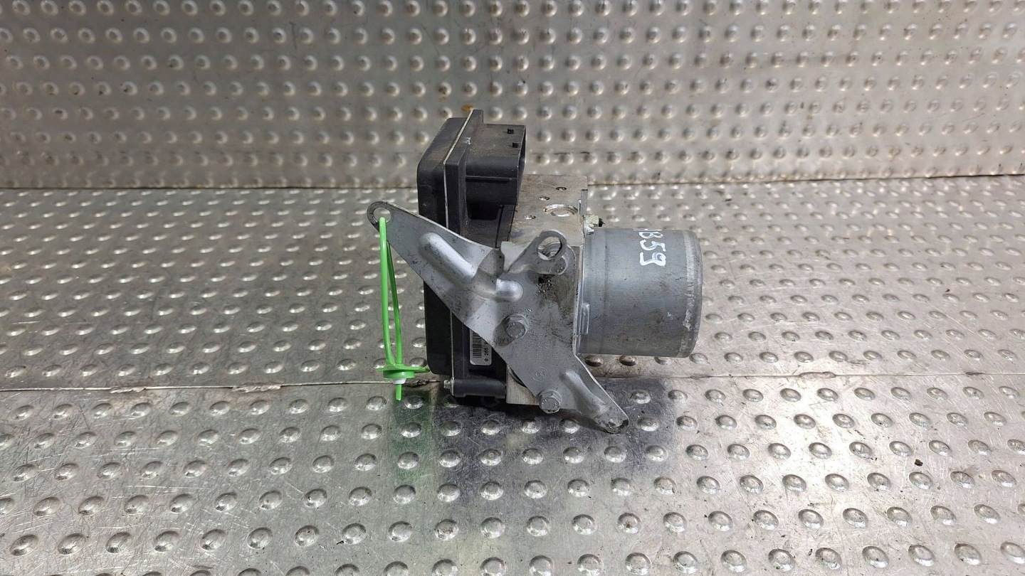 pump control unit ABS 6784868 6784869 BMW E90 E91