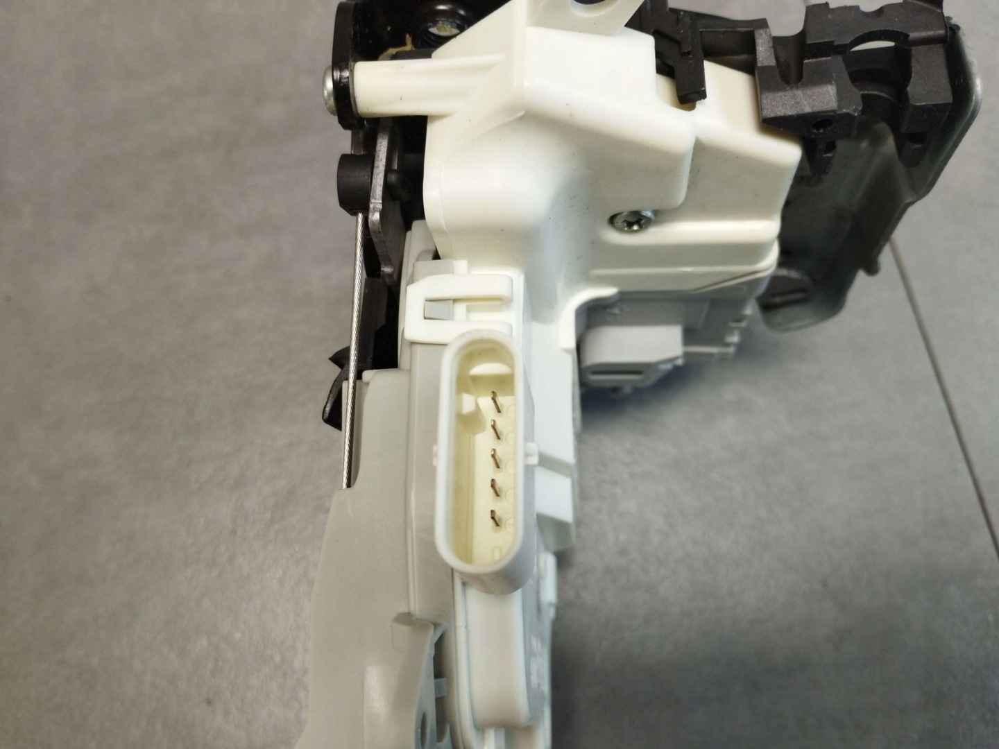 Audi A5 Sportback 8TA lock right rear part 8K0839016H