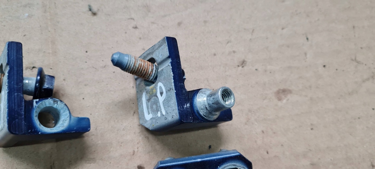 Maserati Quattroporte VI hinge hinges door left left front PROFONDO