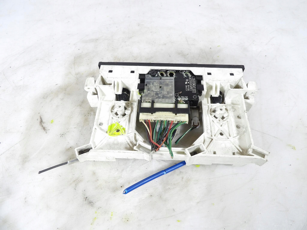 MITSUBISHI PAJERO PINI PANEL BOCCHETTE MR398699