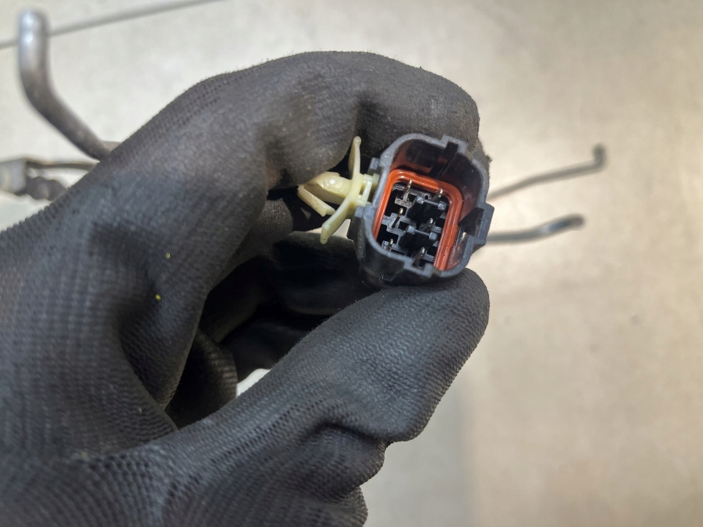 lock door right front 6 PIN KIA SORENTO and 2.5 CRDI