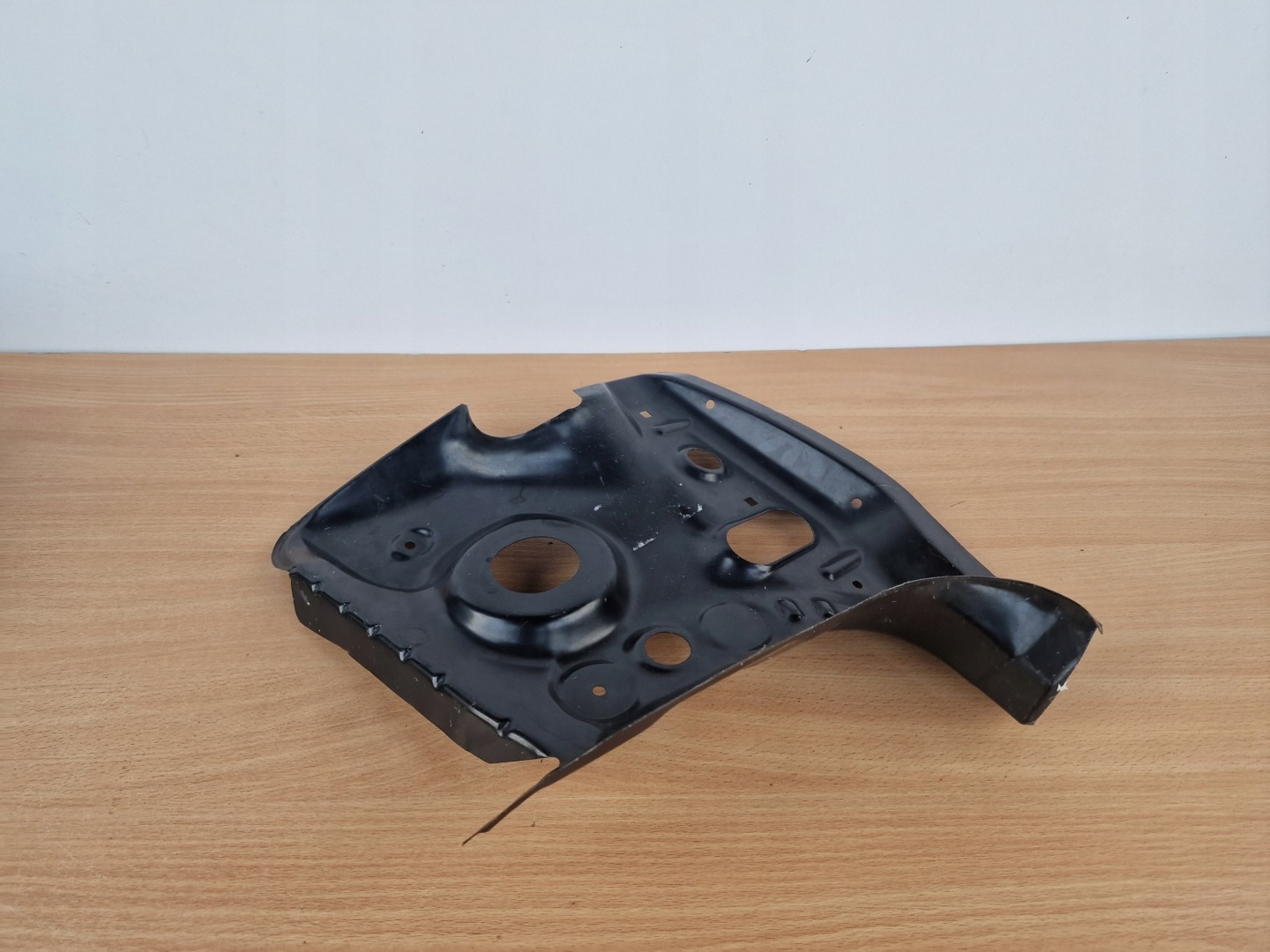AUDI A4 B7 sedan right OKULAR rear part front panel, wall