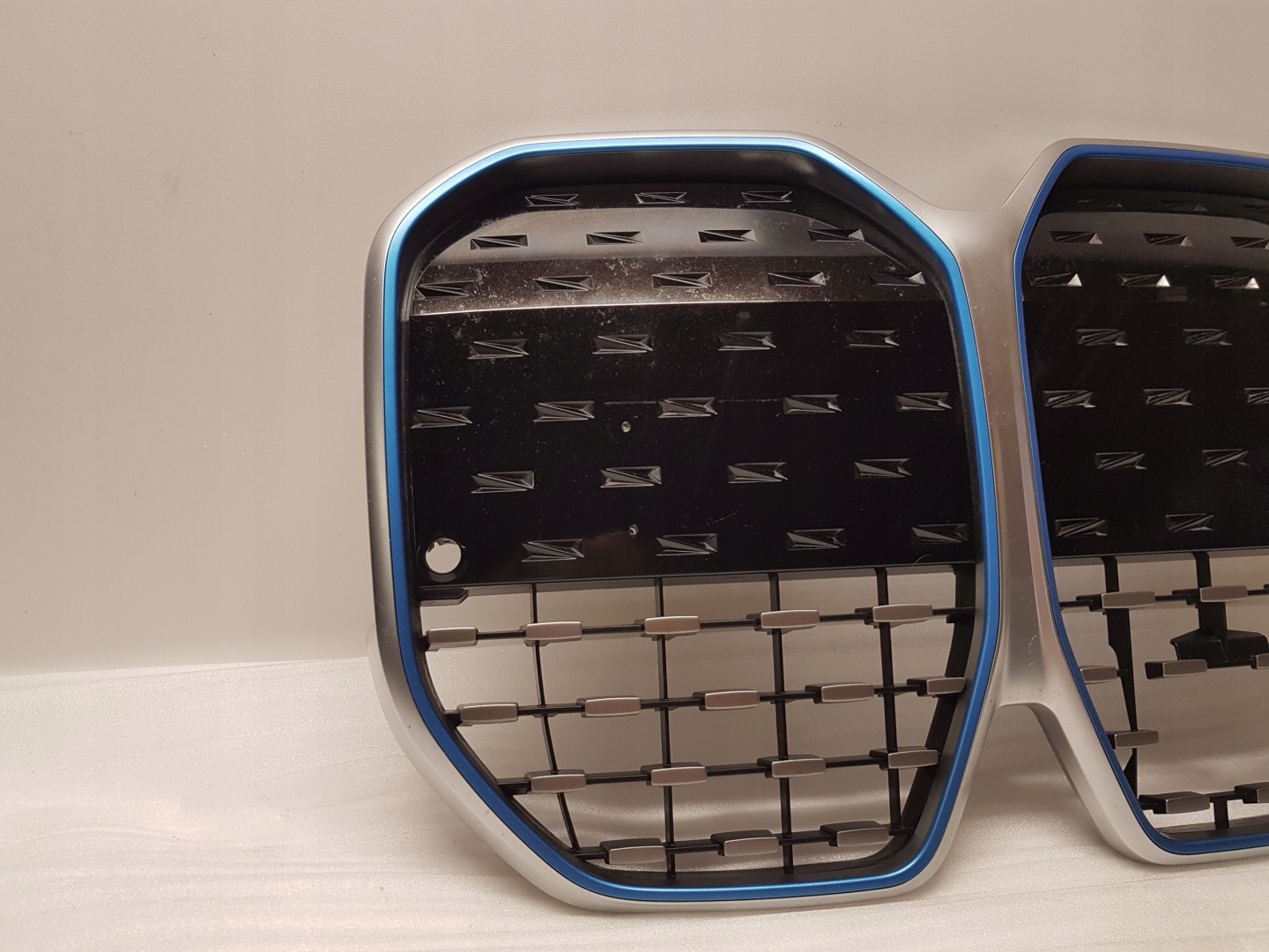 mask NERKI BMW i4 G26 8738564