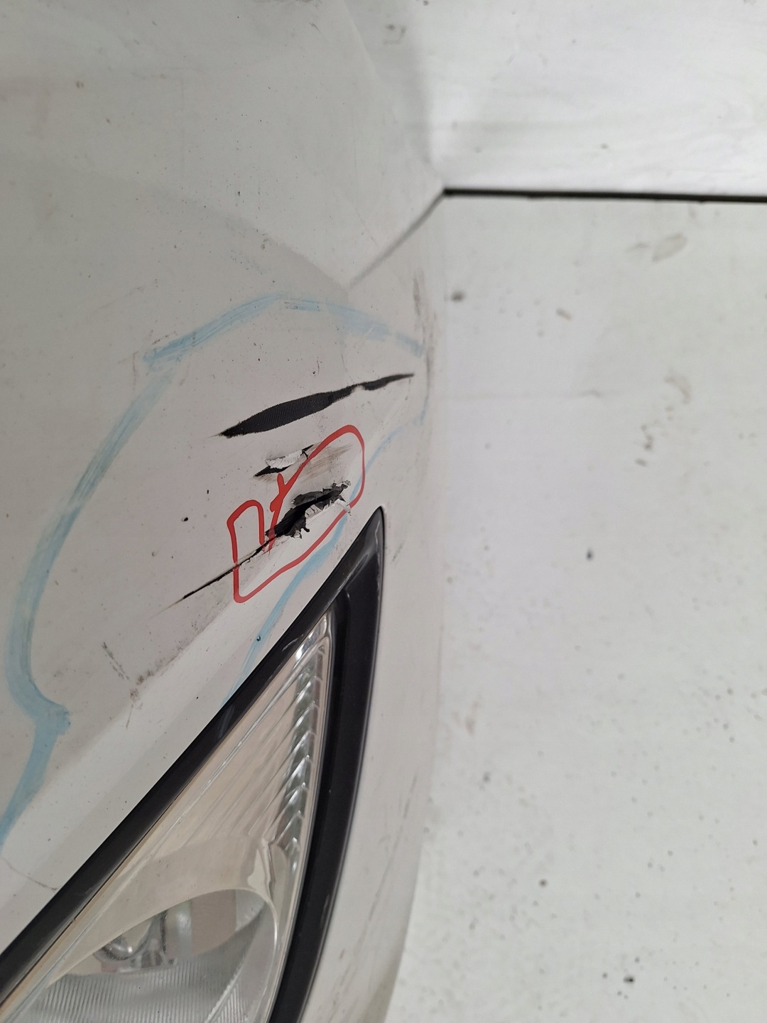 HYUNDAI I40 12-15 bumper + PDC