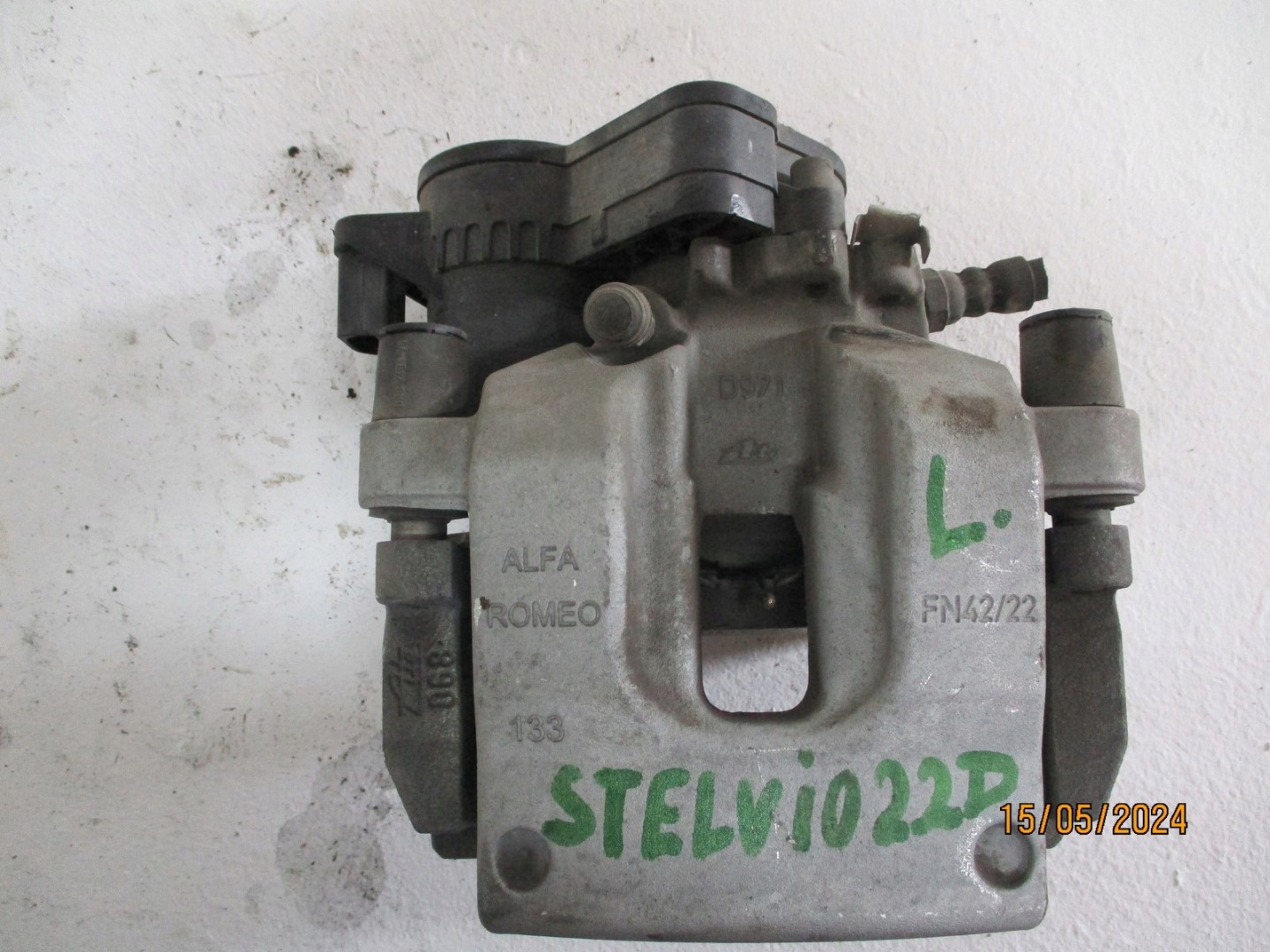 caliper calipers ALFA ROMEO STELVIO 2,2 rear part rear.