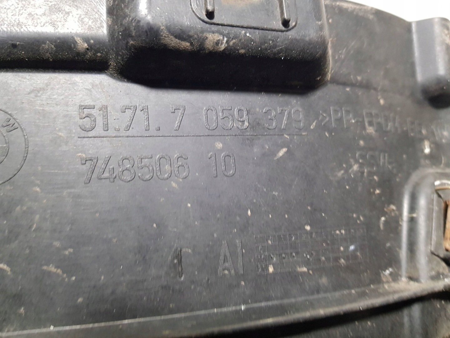 podblatník přední předek levé BMW 3 E90 E91 7059379