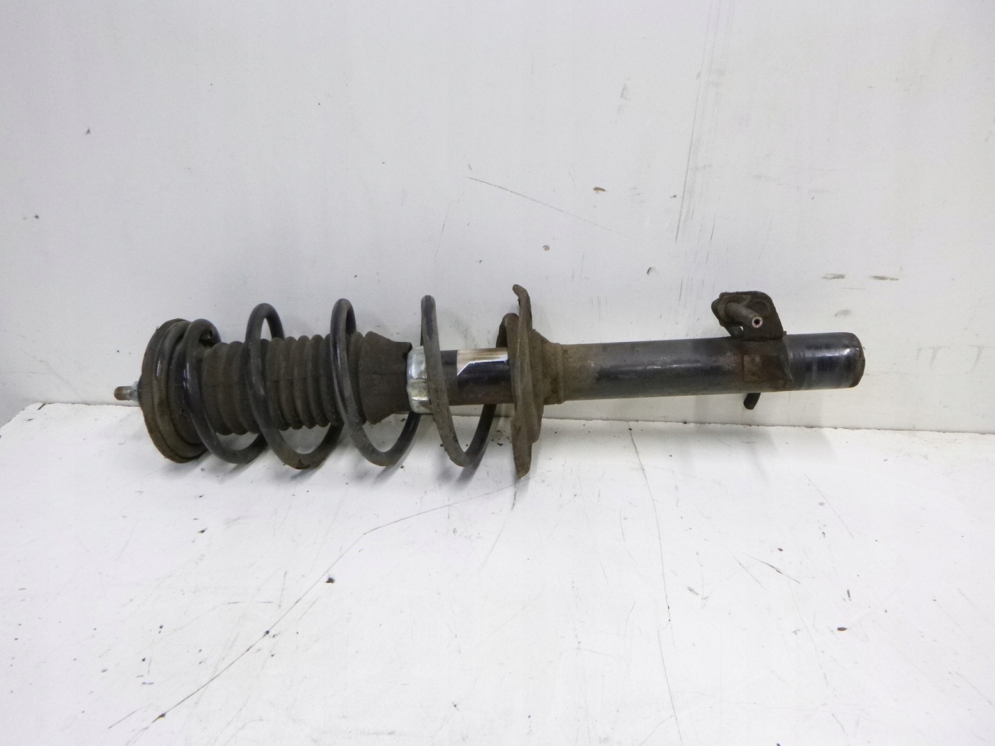shock absorber front right Toyota Aygo Lift 1.0 2010r.
