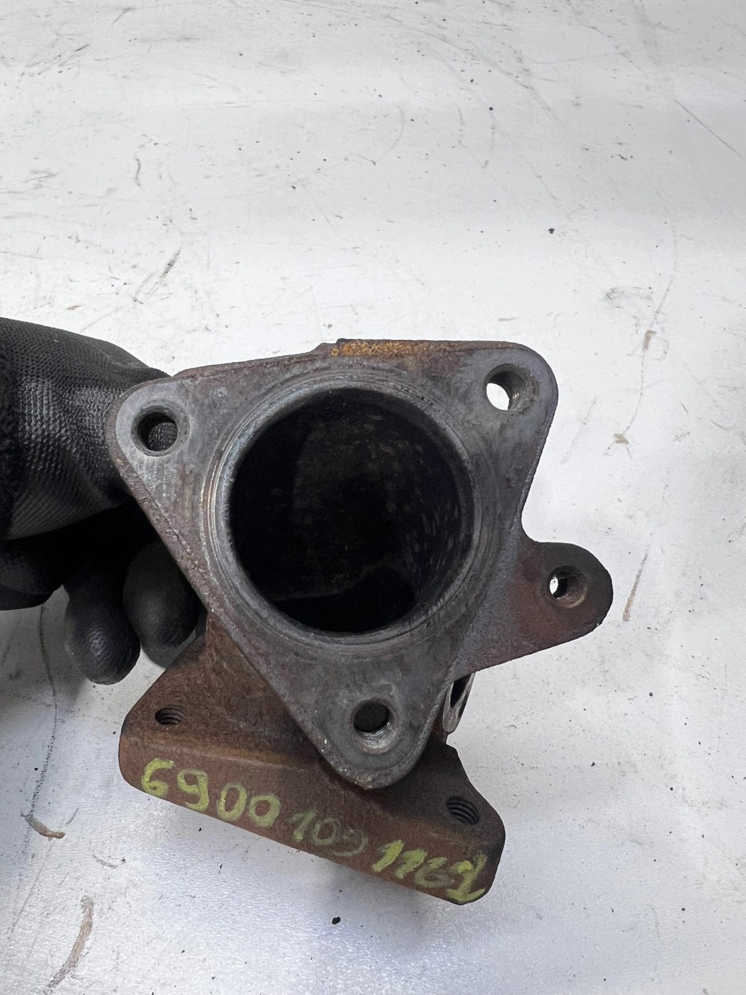 spona ispušne grane AUDI A6 C6 3.0 59001091162