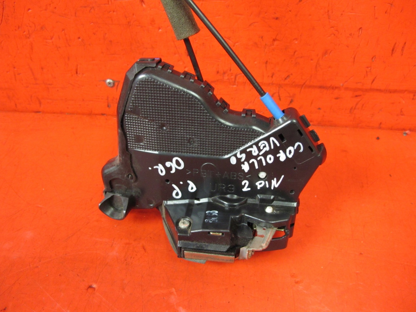 COROLLA VERSO II lock door right front 2 PIN EU