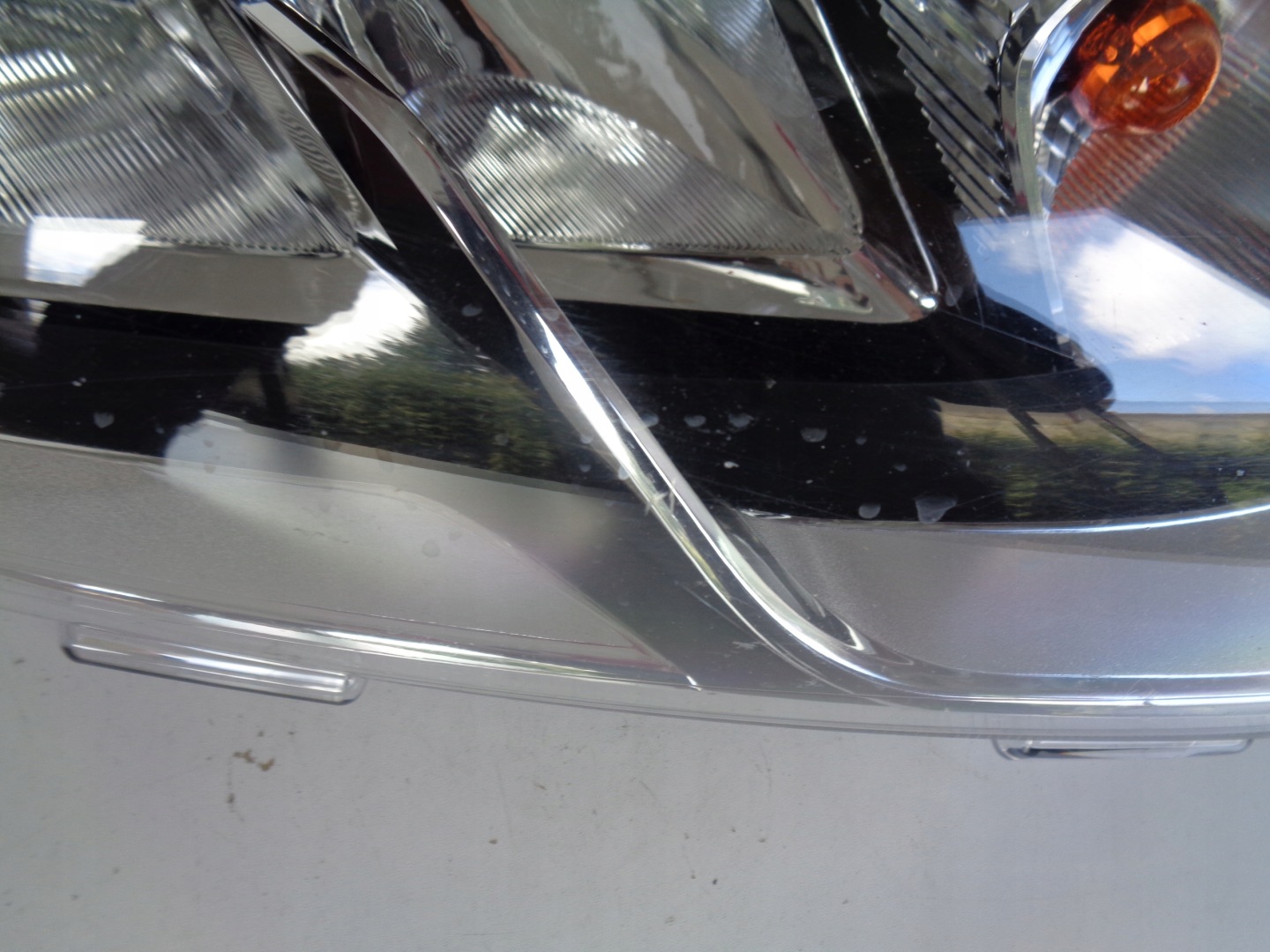 light right REFLEKTOR FORD FIESTA MK8 17