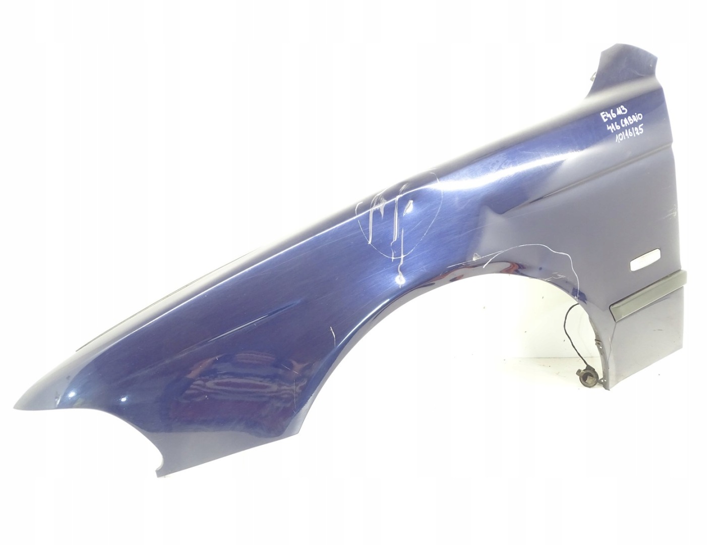 blatník levý předek přední BMW 5 E39 LIFT 2001-2003