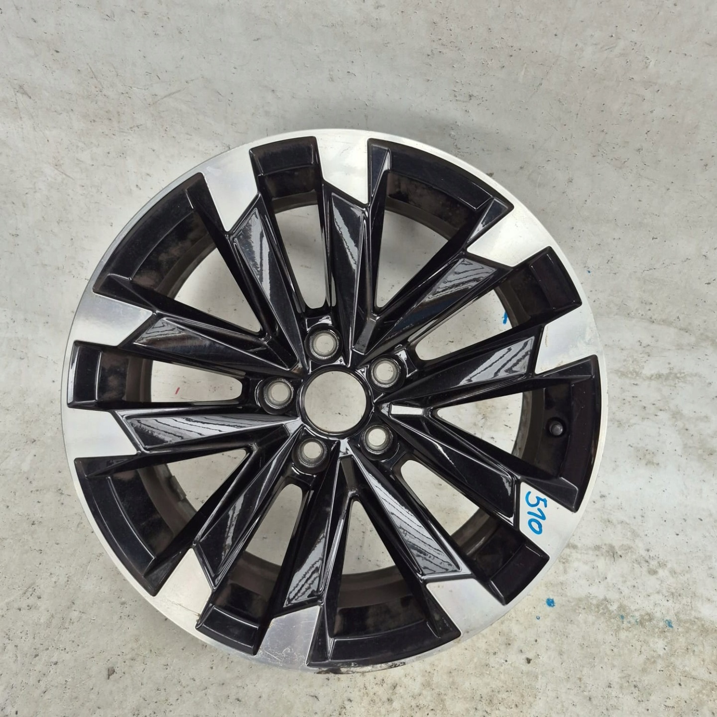 VW T-CROSS 2GM disk hliníkový 16" 2GM601025C