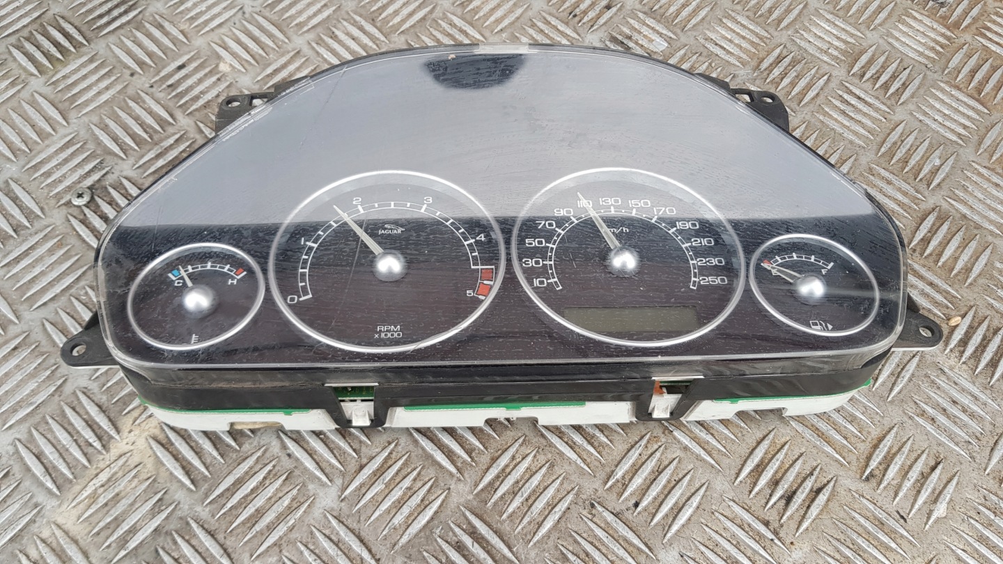 JAGUAR X-TYPE 2.2 D dials clock