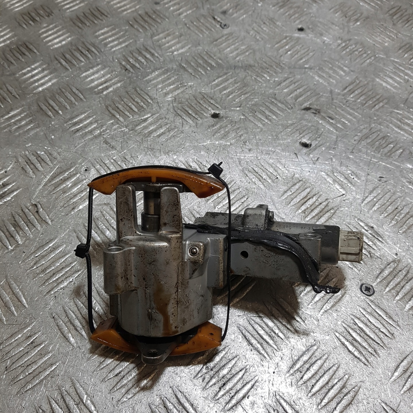 Spanner LANCUCHA links VOLKSWAGEN TOUAREG 21600005E