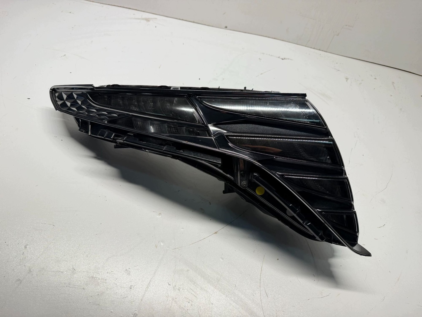 light right front HYUNDAI TUCSON IV 92208-N7100 EUROPA