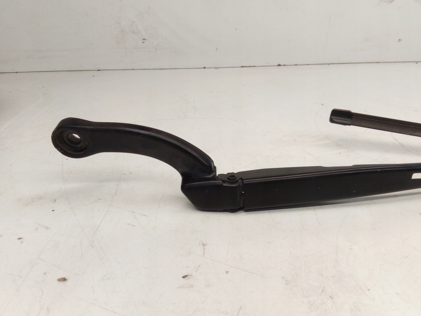 wiper arm left AUDI A4 B6 B7 8E1955407C