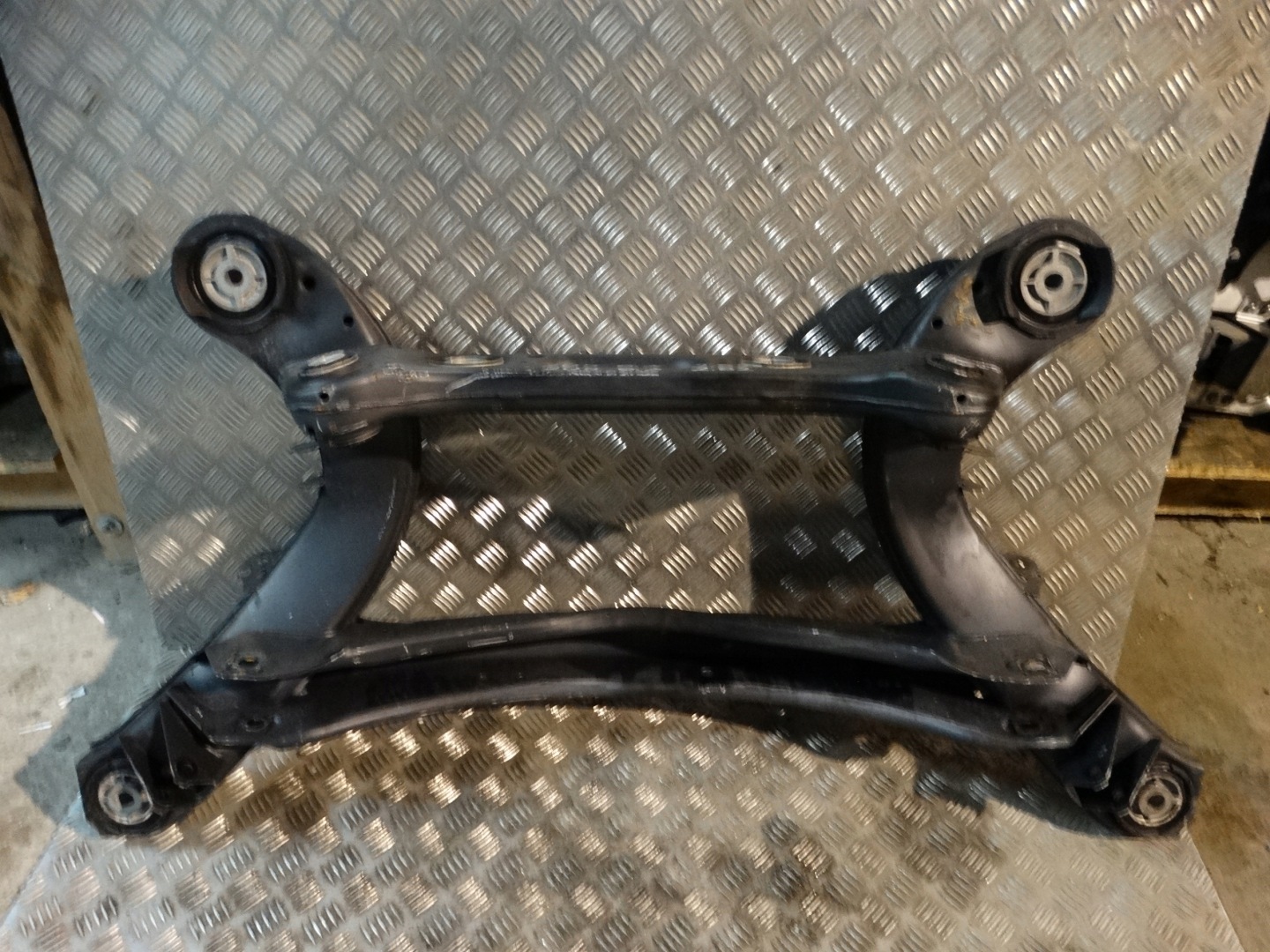 IDEALNY subframe springing rear MERCEDES W205 C63 sedan 1