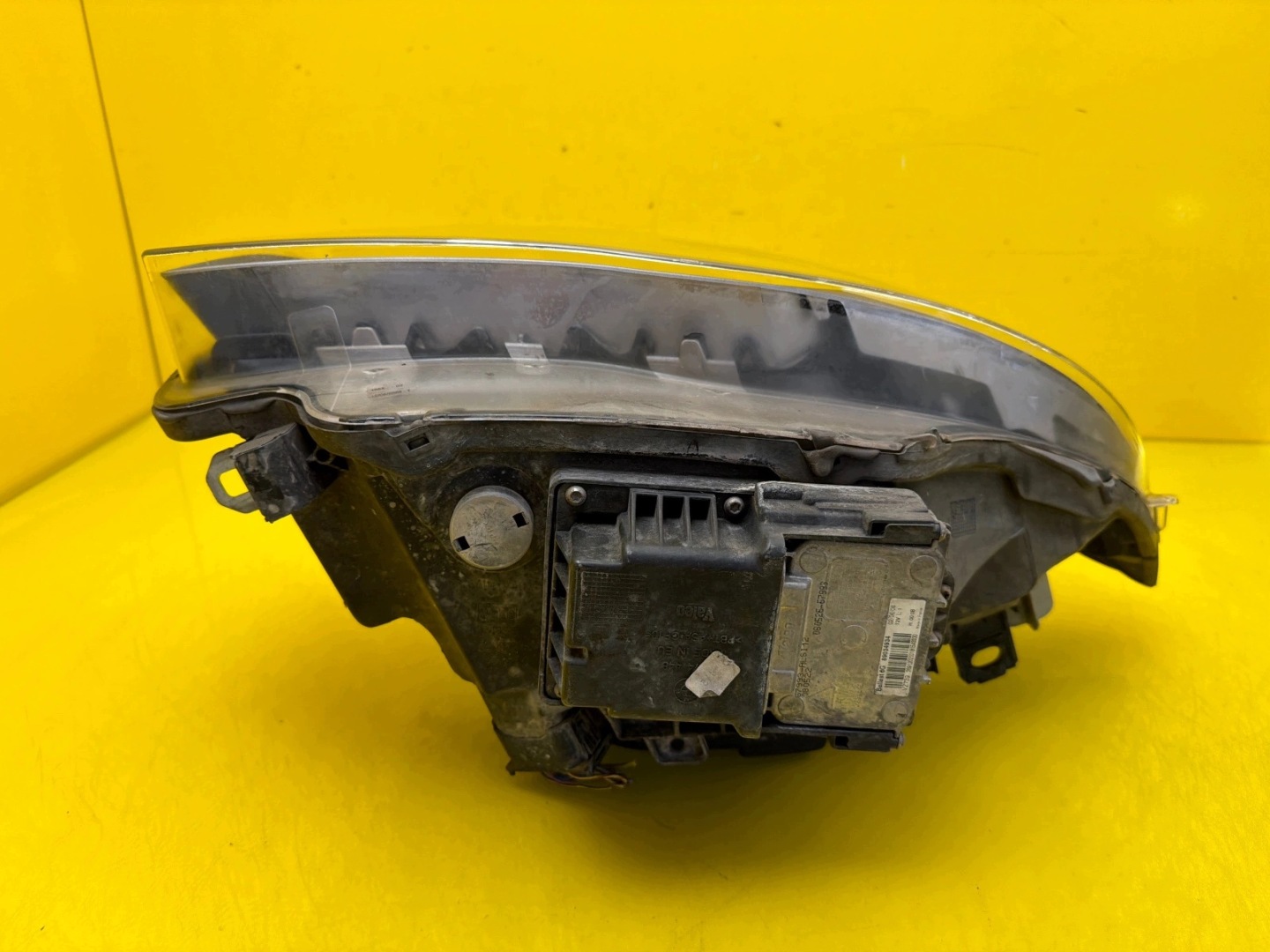 light left BMW 1 E82 E88 E87 Lift 2007-2011 Bi-Xenon 7170291-02