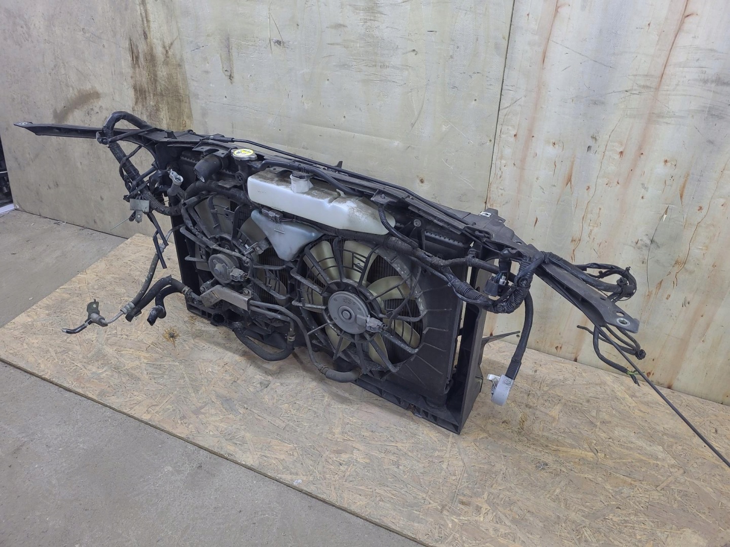 support panel for radiators pillar iron Mazda 6 facelift 2007