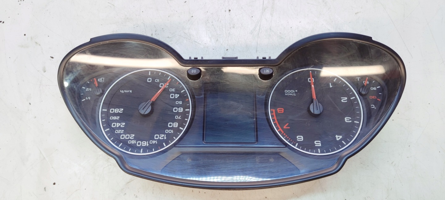 dials dials AUDI Q5 8R 2.0 TFSI 8R0920900N