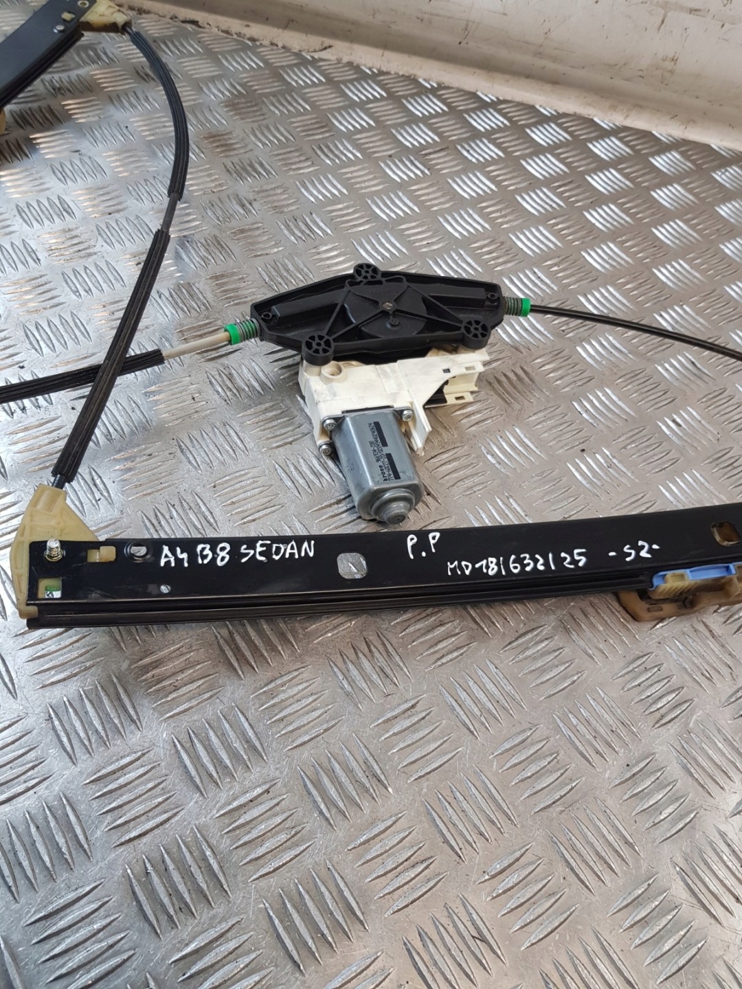 mechanism window regulator right front + mini motor AUDI A4 B8 09R