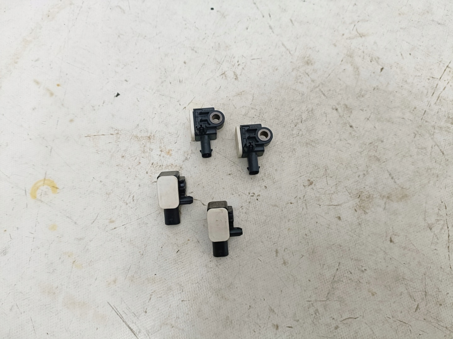 DODGE MERCEDES CHRYSLER impact sensor A1668210151 56054085AA