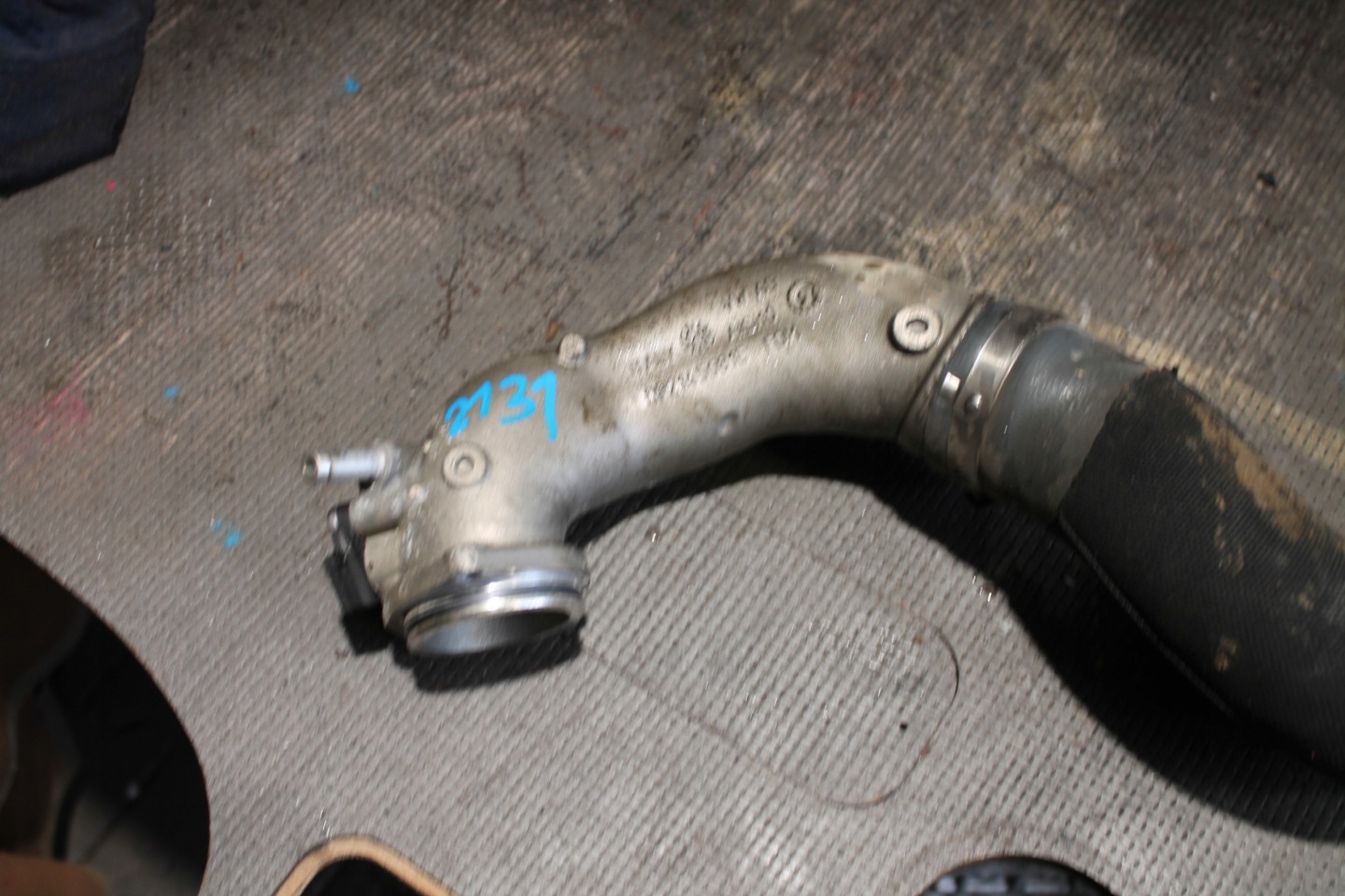 2131. rohr luft AUDI RS6 RS7 0P2145681E