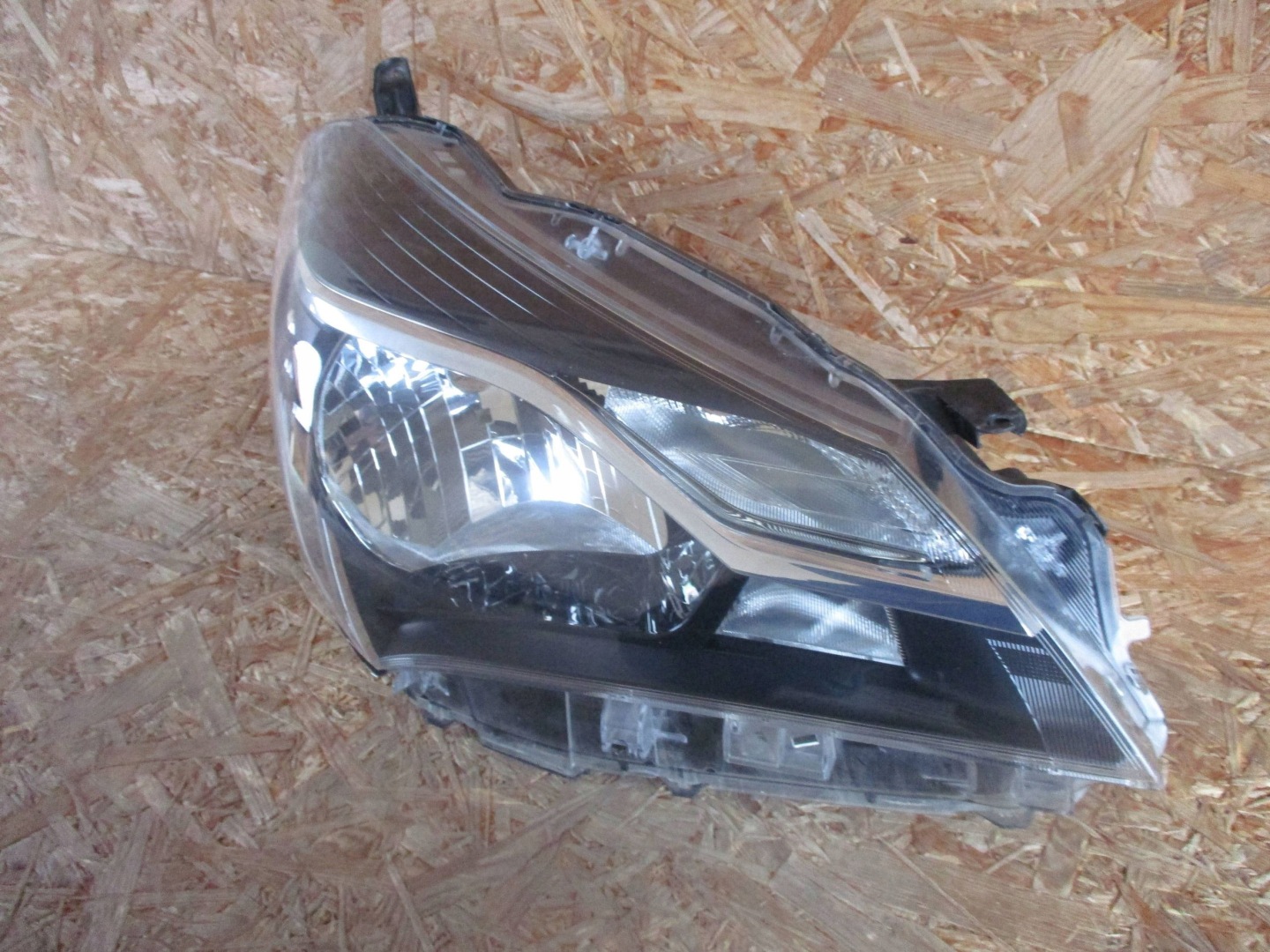light front front right TOYOTA YARIS III LIFT