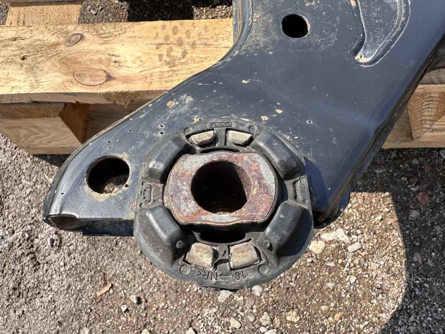 axle beam front front Lincoln Continental 3.7 2017r