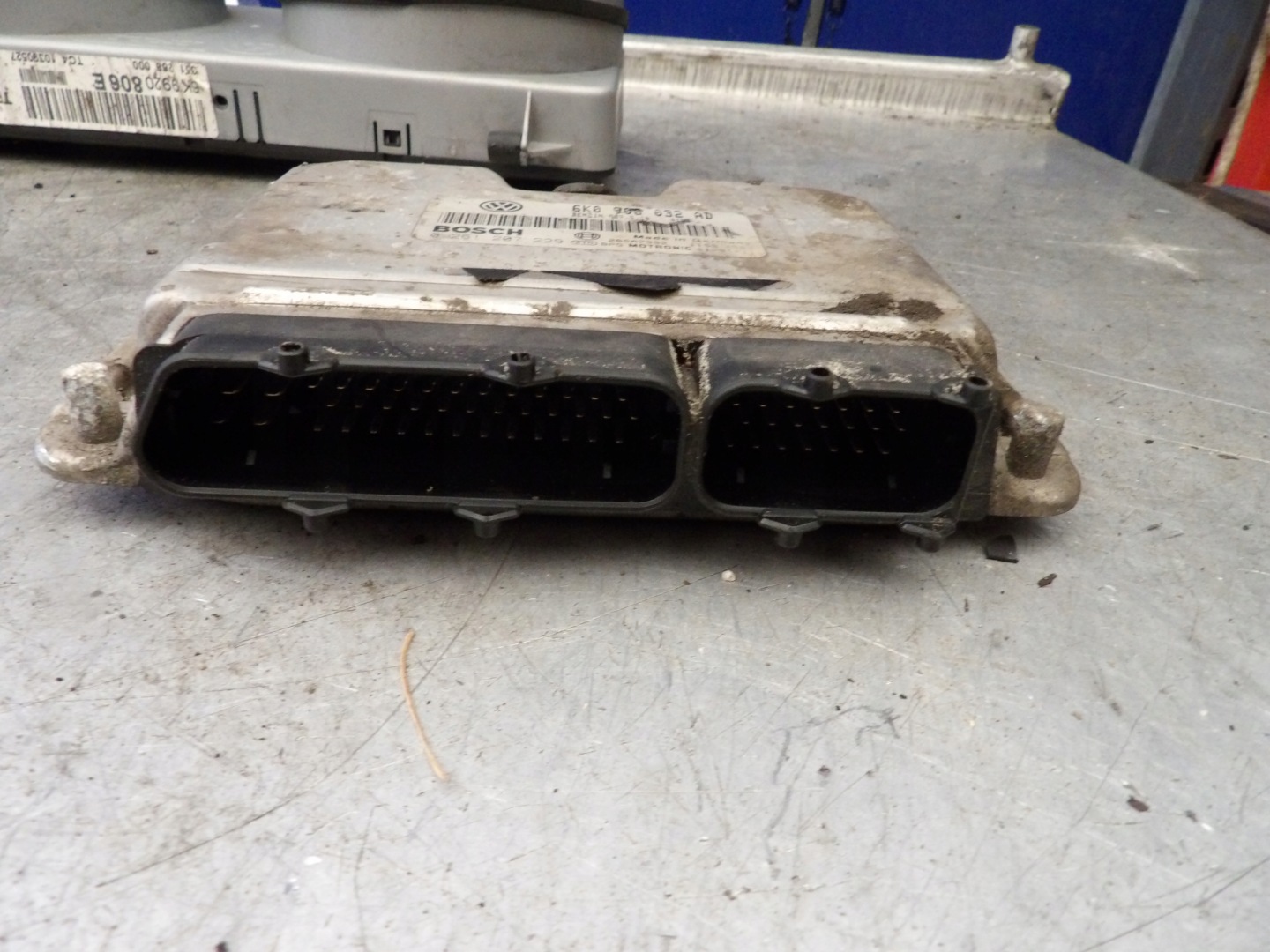 VW Polo 6N computer control unit 0261207229 6K0906032AD 26SA7392